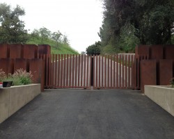 Fences & Rails - Iron Gates - Chen Res Bi Slider