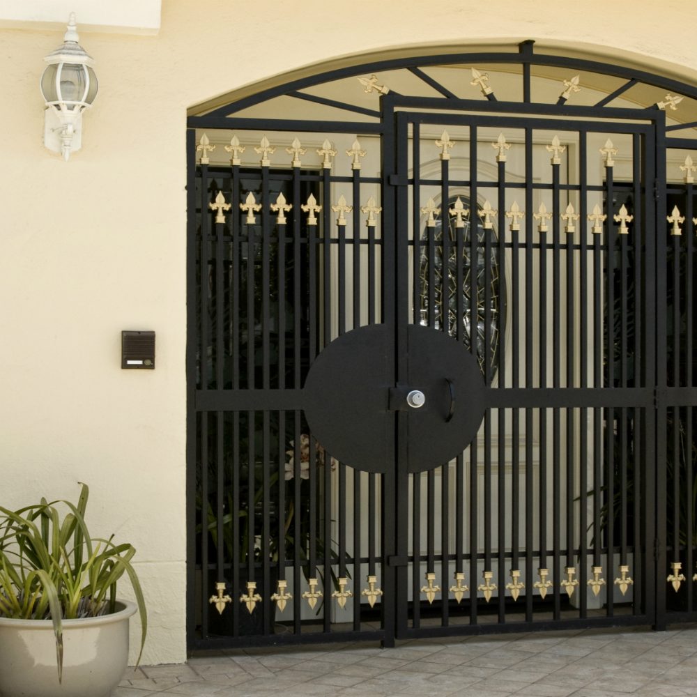 How to Choose the Right Type of Security Gate Installation for Your Home