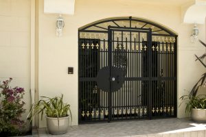 What is the Difference Between a Wrought Iron Gate and a Steel Fence1