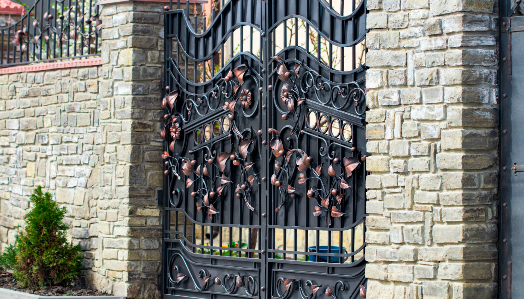 Important Things to Consider When Choosing a Security Gate