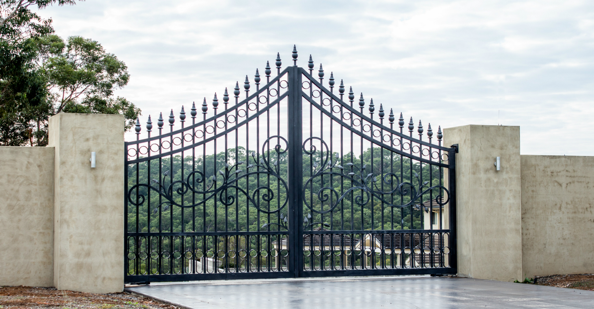 Cast store iron gate