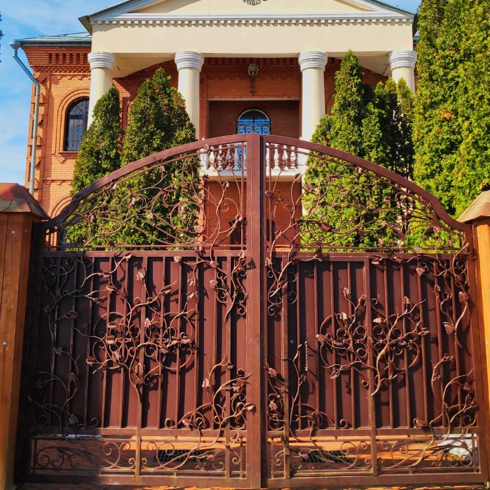 5 Simple Ways the Design for Your Iron Gates Can Make an Impact